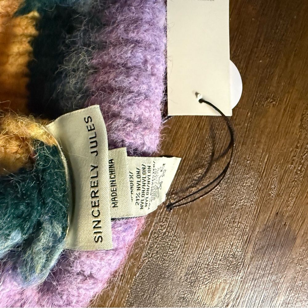 Sincerely Jules Beanie - Picture 3 of 4